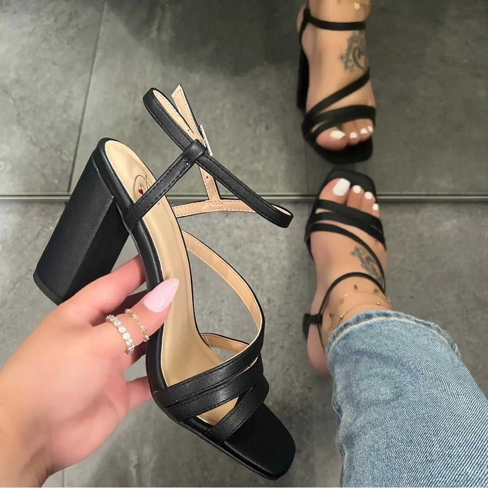✨ NWT Black Strappy Block Heel Sandals | Chic Minimalist Dress Heels ✨ - Picture 1 of 12